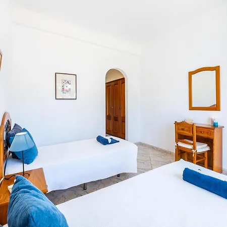Holiday Home In Branqueira Near Santa Eulalia Beach アルブフェイラ