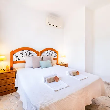 Holiday Home In Branqueira Near Santa Eulalia Beach ヴィラ アルブフェイラ