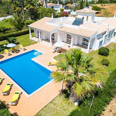 Holiday Home In Branqueira Near Santa Eulalia Beach アルブフェイラ