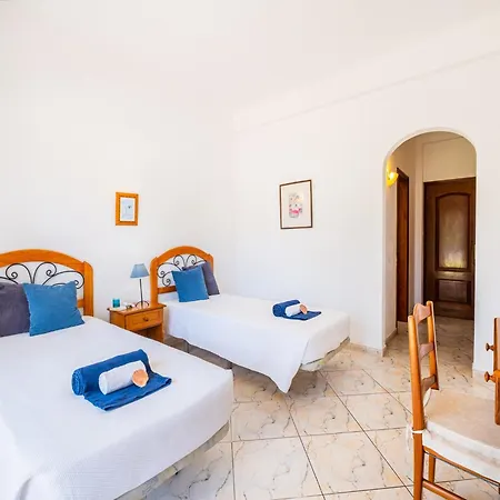 Holiday Home In Branqueira Near Santa Eulalia Beach ヴィラ アルブフェイラ