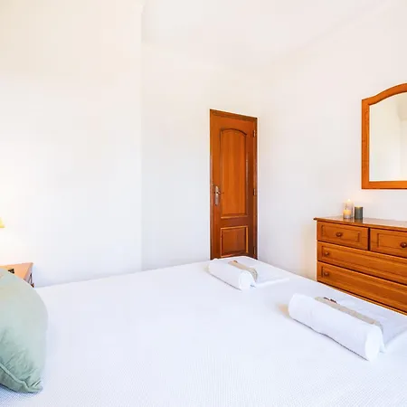 Holiday Home In Branqueira Near Santa Eulalia Beach アルブフェイラ