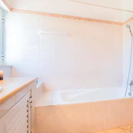 ヴィラ Holiday Home In Branqueira Near Santa Eulalia Beach