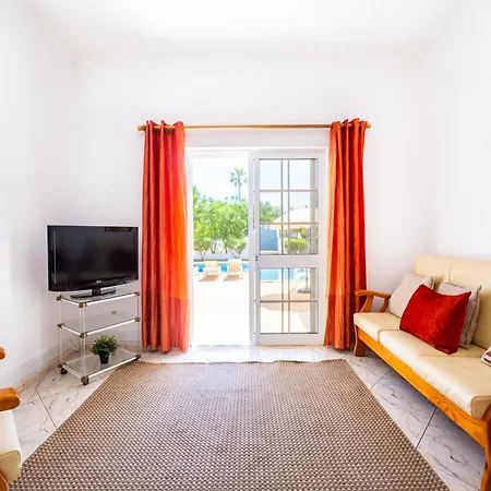 Holiday Home In Branqueira Near Santa Eulalia Beach アルブフェイラ